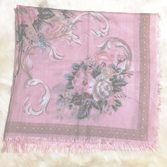 ๐ธ Glam Feminine Dainty Floral Square Scarf Soft Pastel Pink+Sage Green Floral - Picture 4 of 16